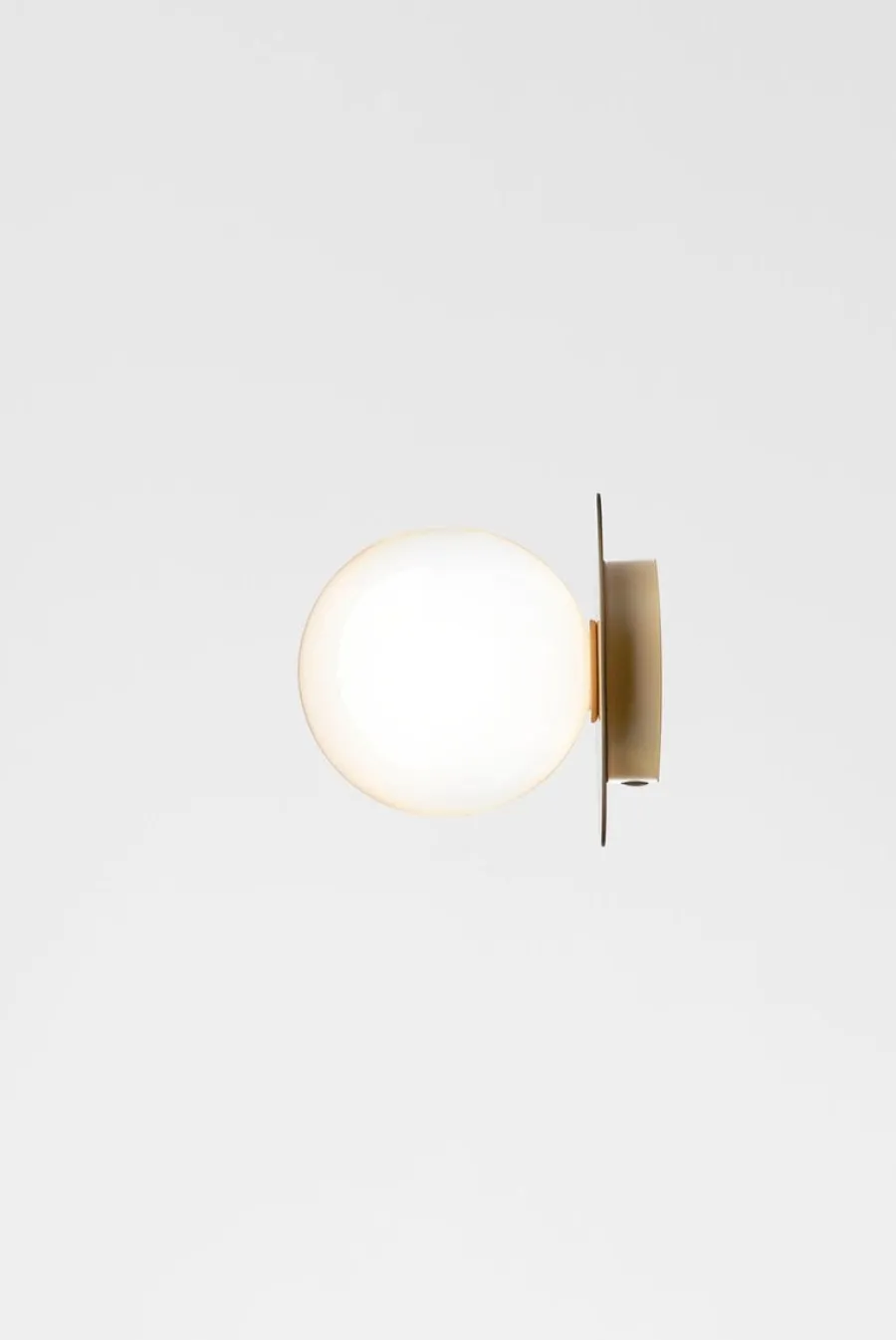 Discount Nuura Liila 1 vegglampe/taklampe - medium - nordic gold / opal Messing / Opal