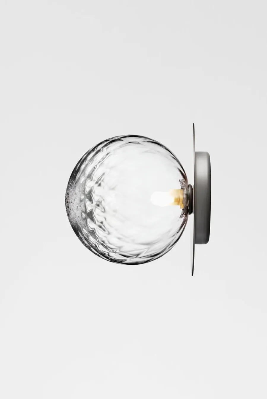 Outlet Nuura Liila 1 vegglampe/taklampe - large - light silver/optic glass Krom