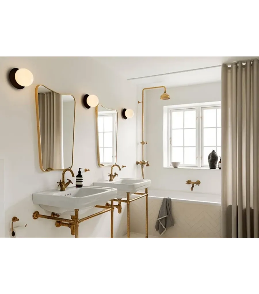 Sale Nuura Liila 1 vegglampe/taklampe - medium - glass Svart / Opal
