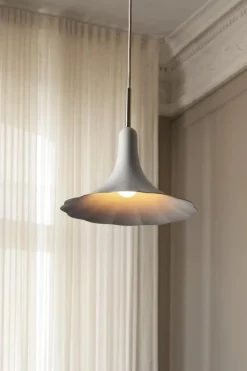 Best Nuura Petalii taklampe Hvit/messing Hvit / Messing