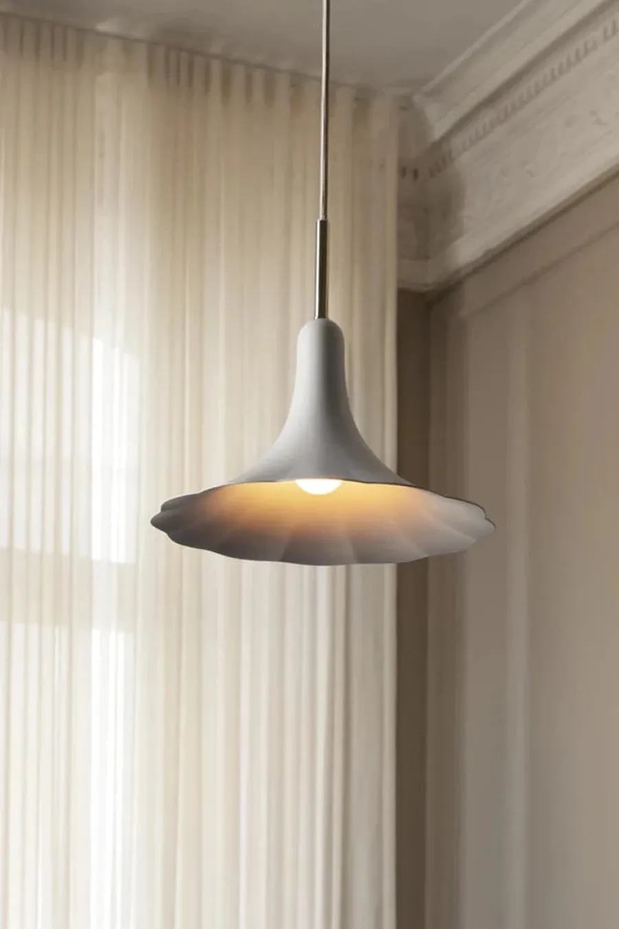 Best Nuura Petalii taklampe Hvit/messing Hvit / Messing