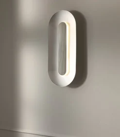 Clearance Nuura Sasi Large vegglampe - Sølv Krom