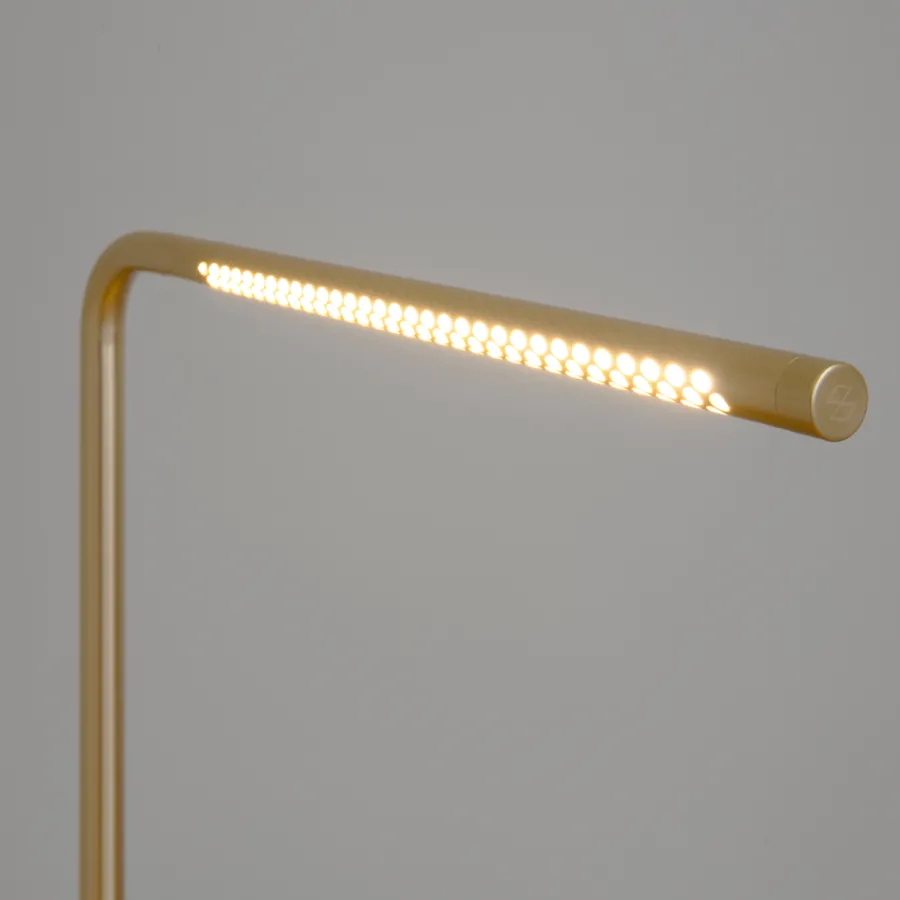 New Umage Omni bordlampe