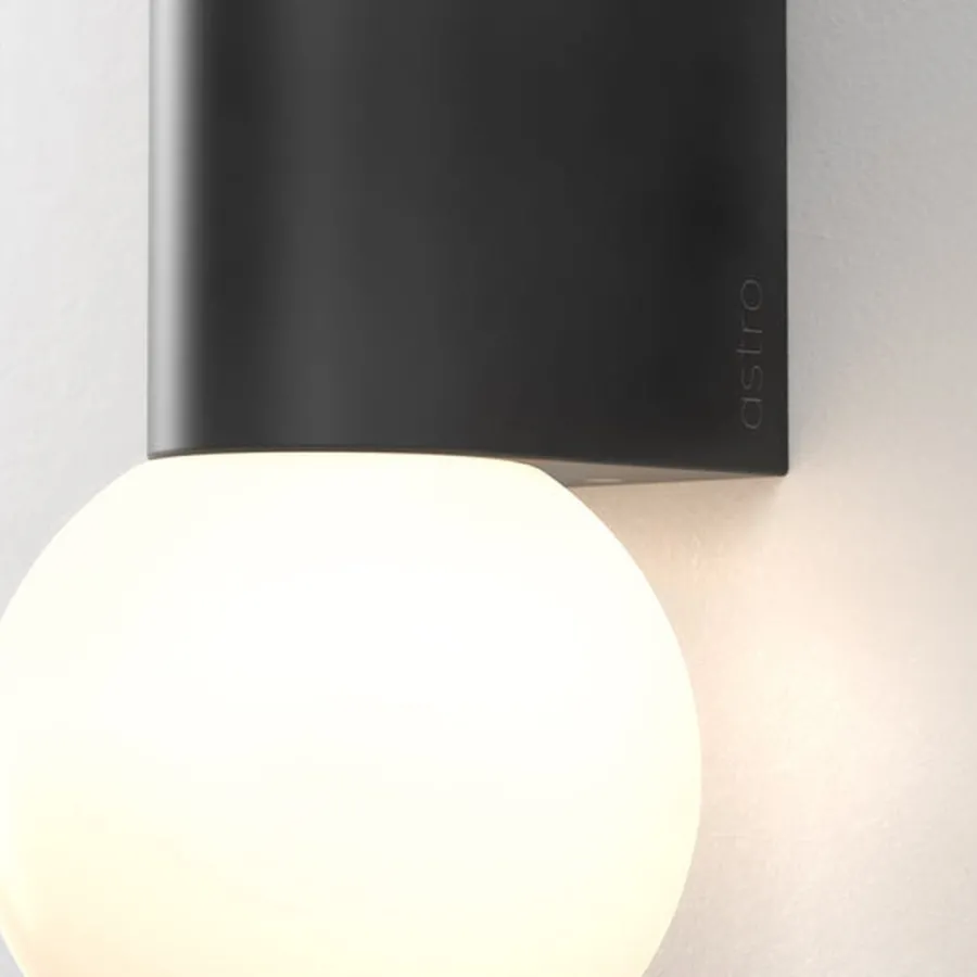 Discount Astro Lighting Ortona Twin vegglampe IP44 Krom / Opal