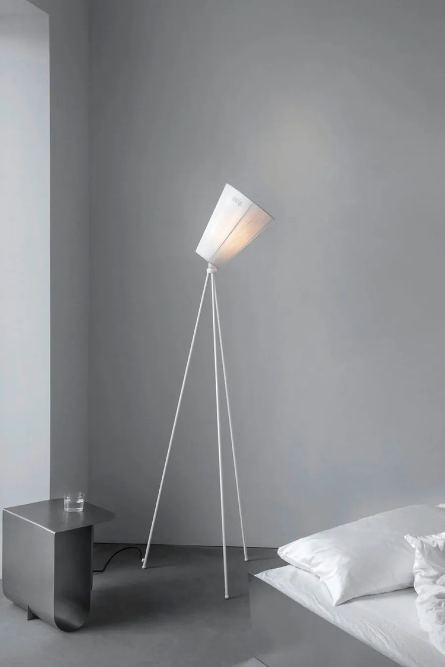 Best Northern Oslo Wood gulvlampe hvit med skjerm