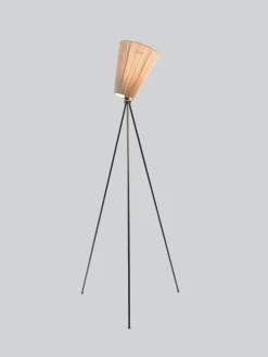 Best Northern Oslo Wood gulvlampe svart med skjerm