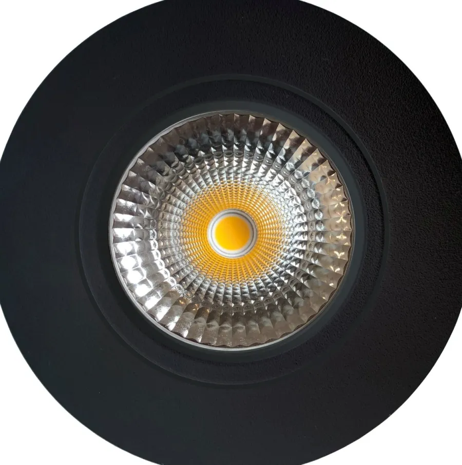 New NorDesign Out tiltbar lavtbyggende downlight utendørs 11W 3000K IP65 RA90 dimbar - Svart