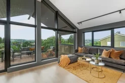 Hot NorDesign Oz spotskinne 5 spotter 2 meter - Svart/Gull Svart / Gull