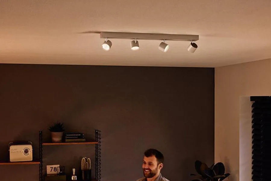 New Philips Star Warmglow 4 LED-spot dimbar - Hvit