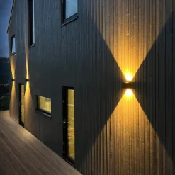 Best Norlux Plaza vegglampe utendørs opp/ned 10W IP65 3000 Kelvin - Svart