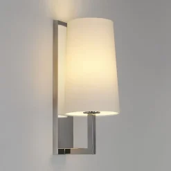 Discount Astro Lighting Riva 350 vegglampe IP44 med skjerm Krom / Hvit