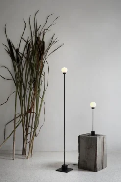 Hot Northern Snowball gulvlampe