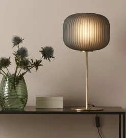Clearance Marksløjd Sober bordlampe røykfarge/messing - Messing / Røyk