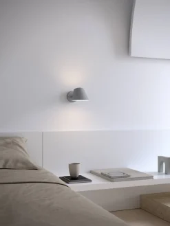 DFTP Stay vegglampe - Grå