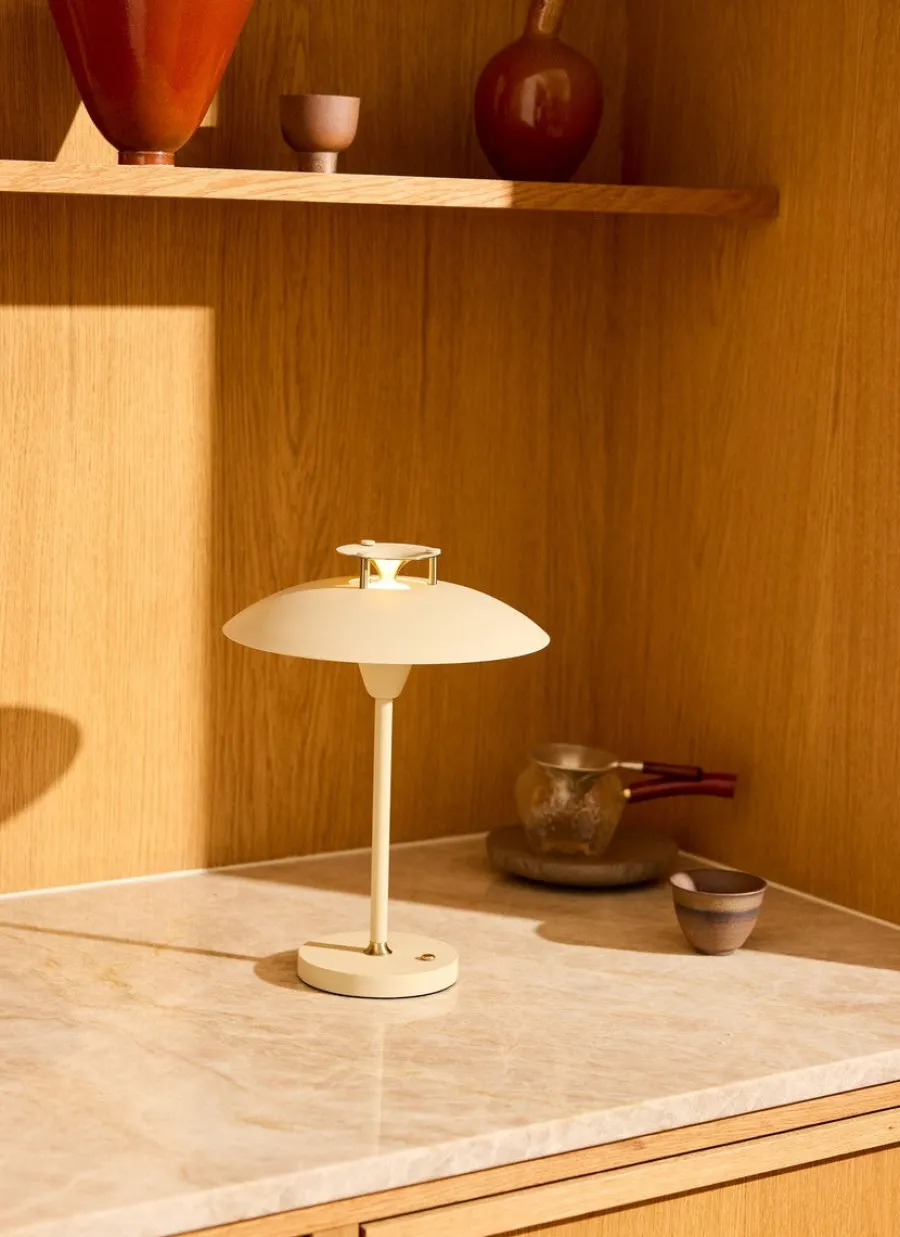 New Halo Designs Stepp 1-2-3 bordlampe oppladbar IP54