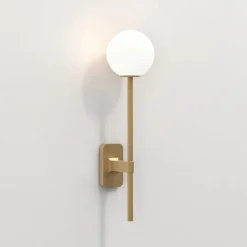 Hot Astro Lighting Tacoma Single Grande vegglampe IP44 Messing / Opal