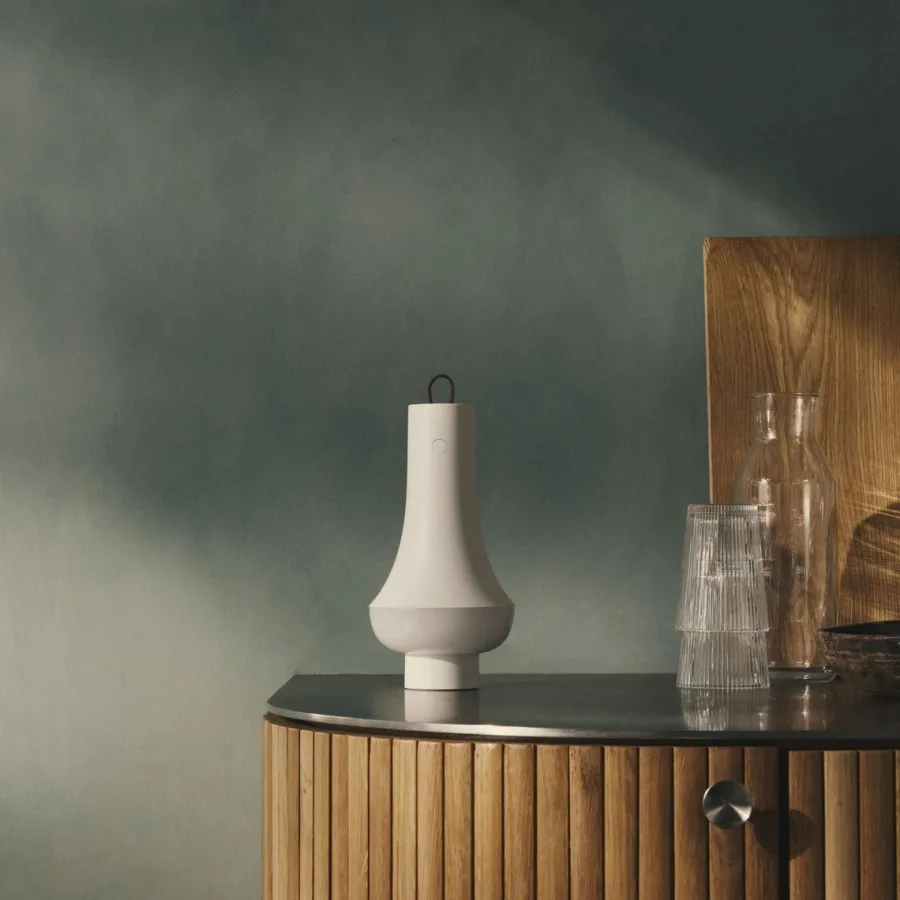 New Louis Poulsen Tomoshi portable lampe