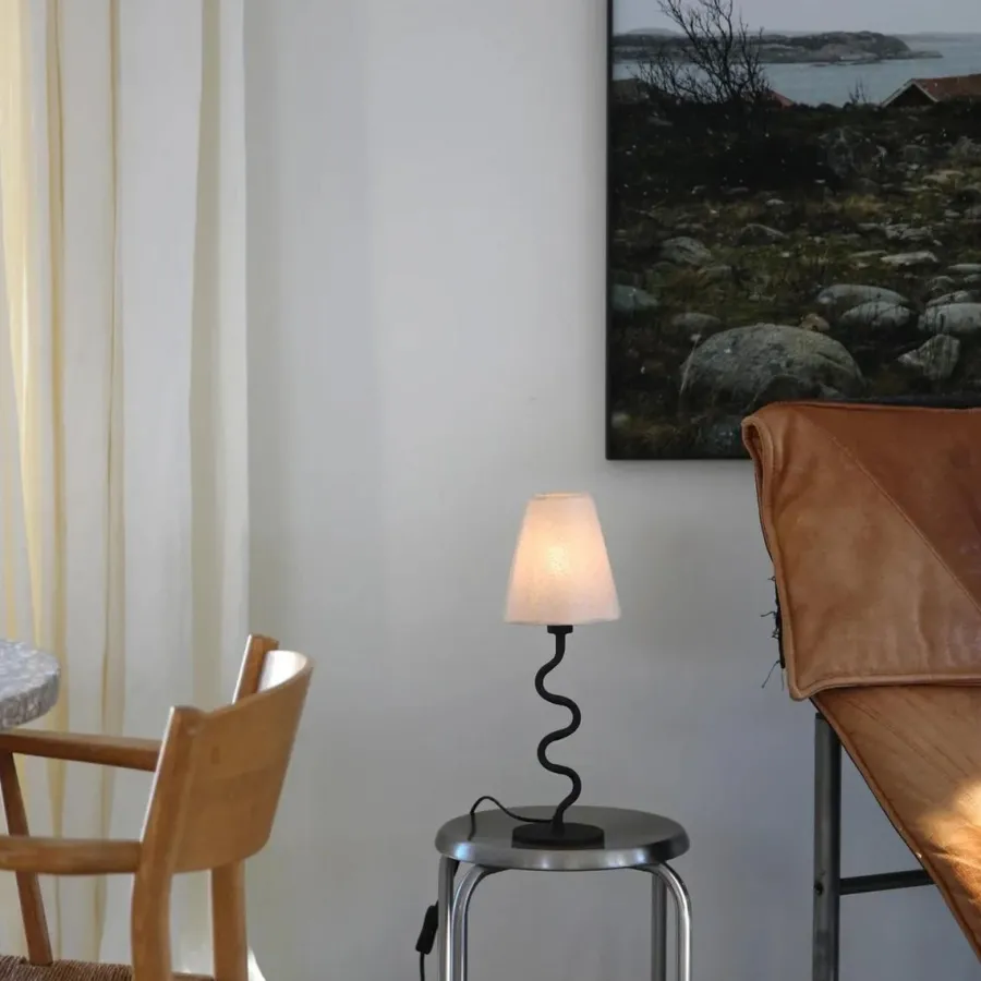Marksløjd Veya bordlampe Svart / Beige